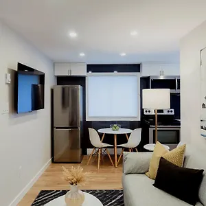 Modern, Luxurious Near Downtown Apartment